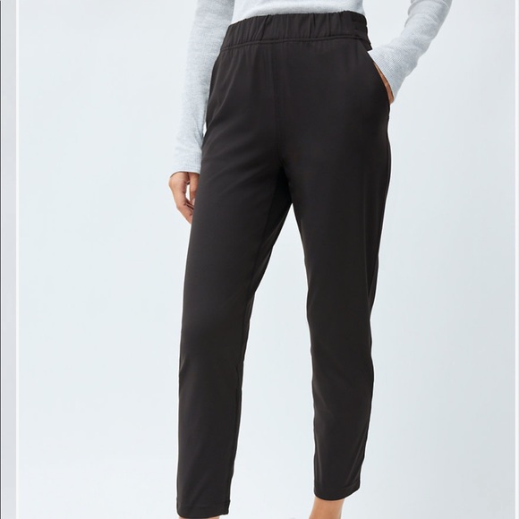 Aritzia Pants - Aritzia Weekender Pant